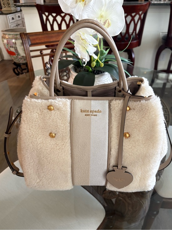 kate spade Handbags - 🤍🤍KATE SPADE EVERYTHING RACING STRIPE SHEARLING CREAM/MULTI TOTE BAG!🤍🤍